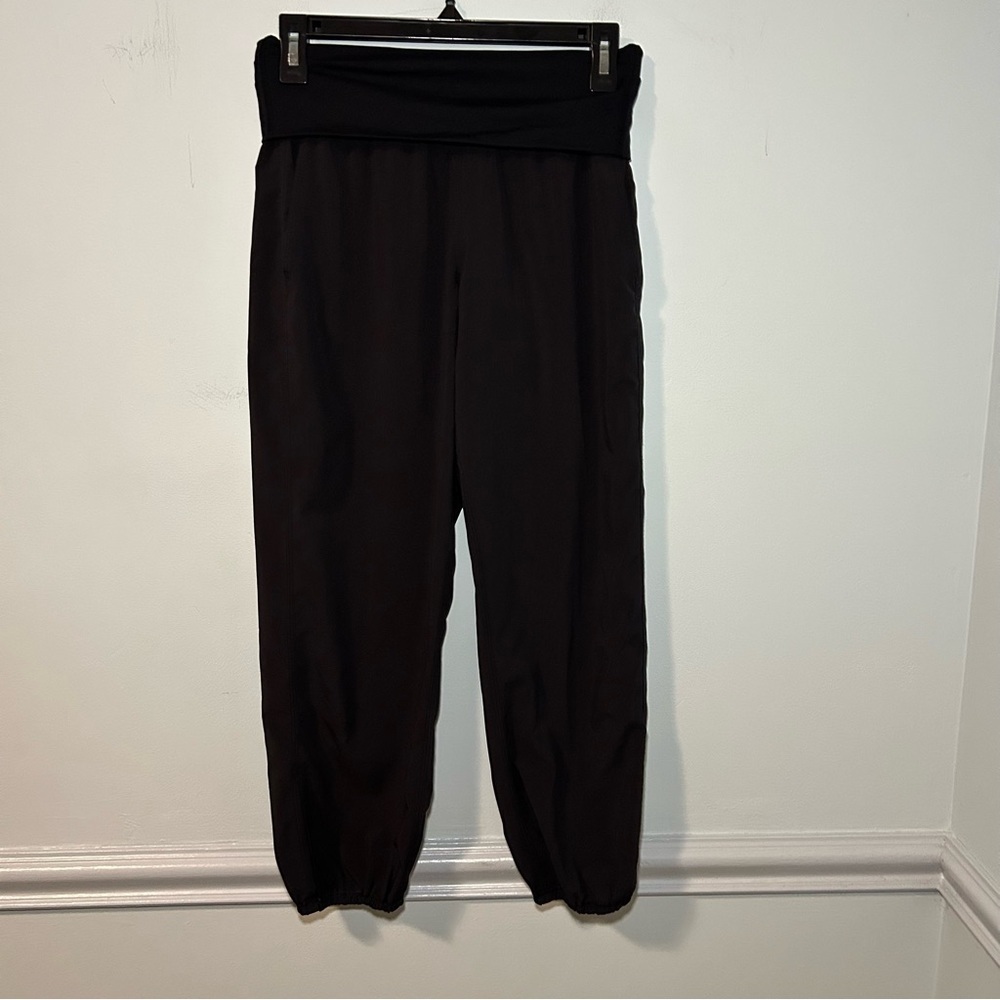 Lululemon Athletica Black Baggy Astro Style Crop Pants Size 4